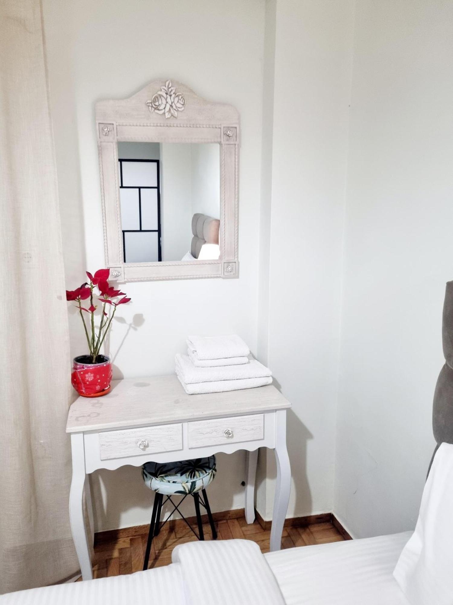 Athens Apartment Nina,1 Minute From Metro Station Extérieur photo